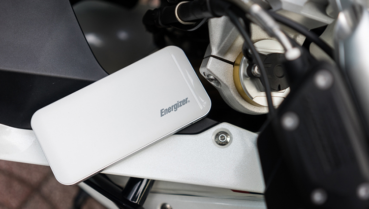 pin-sac-du-phong-energizer-sieu-nhan